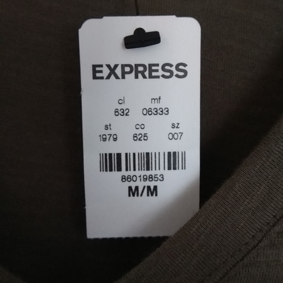 38. NWT Express One Eleven T-shirt Forest Green - Picture 3 of 5